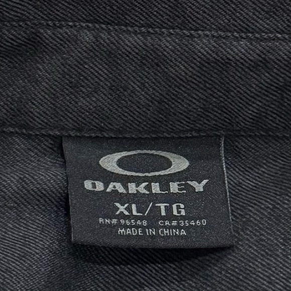 Oakley Charcoal Long Sleeve Buttonup Camping Outdoors Biking Comfort Size XL - Picture 7 of 9